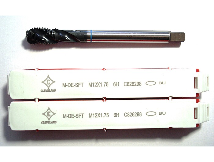 Мітчик спіральний SFT M12*1.75 C826298 DIN376 Одне кільце голубе