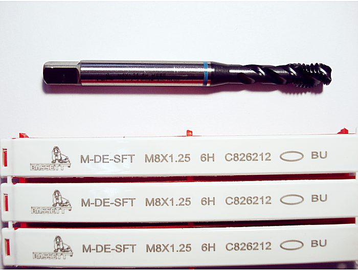 Метчик спиральный SFT M8*1.25 C826212 DIN371 Одно кольцо голубое