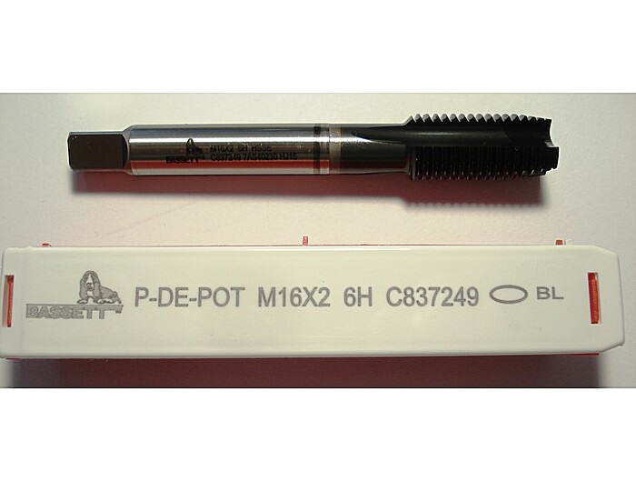 Метчик прямой SPT M16*2 C837249 DIN 376 Одно кольцо черное