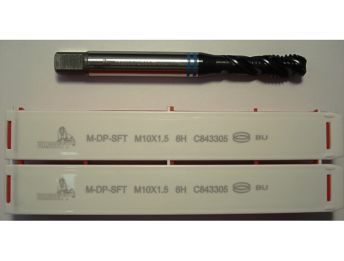 Метчик спиральный SFT M10*1.5 C843305 DIN371 Двойное кольцо голубое