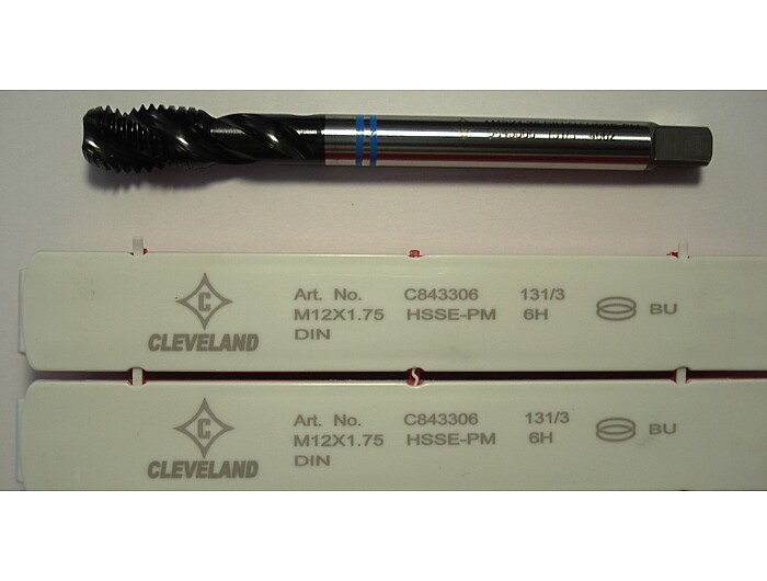 Мітчик спіральний SFT M12*1.75 C843306 DIN376 Подвійне кільце голубе