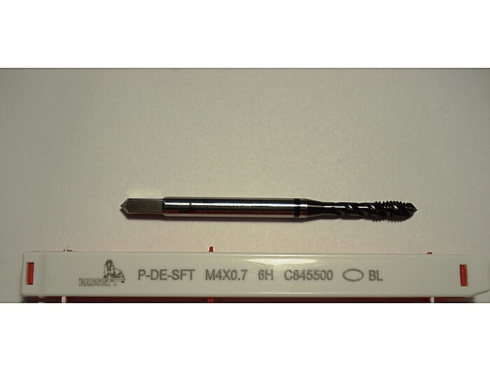 Мітчик спіральний SFT M4*0.7 C845500 DIN371 Одне кільце чорне