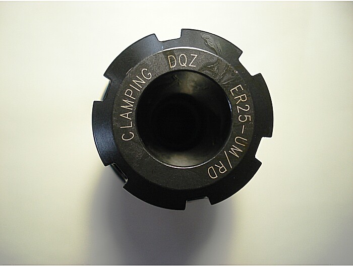 Патрон цанговий BT40-ER25-100