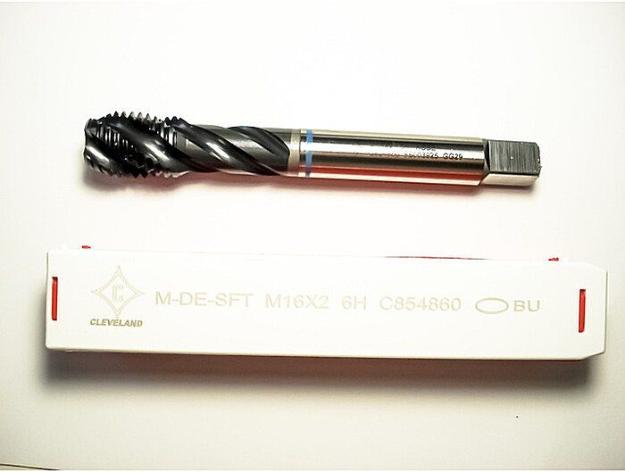 Метчик спиральный SFT M16*2 C854860 DIN376 Одно кольцо голубое