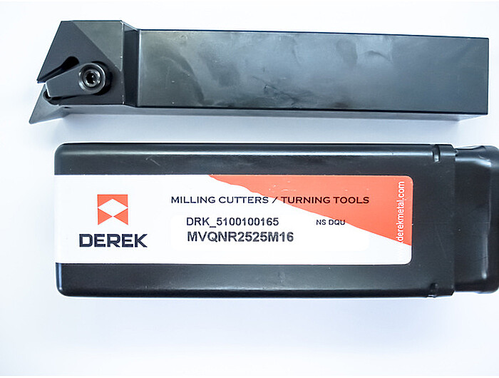 Державка MVQNR2525M16